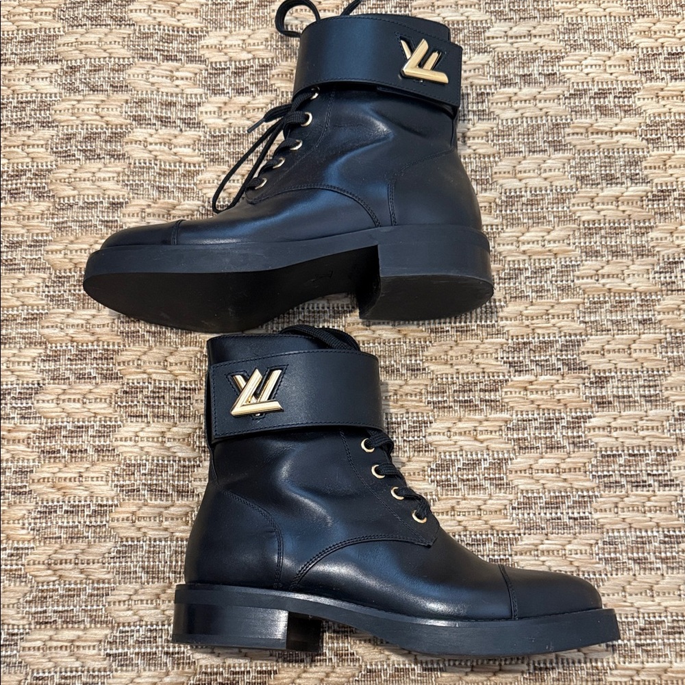 Louis Vuitton Calfskin Wonderland Flat Ranger Boots